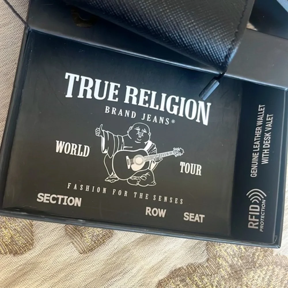 Brand New True Religion Genuine Leather Black/Gold Trifold Pria Wallet RFID